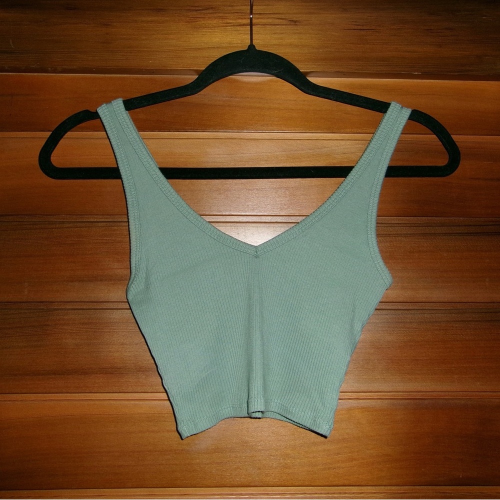 Garage Crop Tank